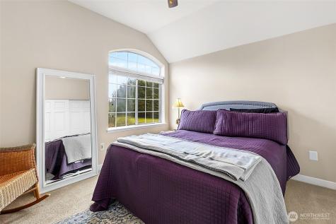 31015 W Lake Morton Drive SE Kent WA 98042