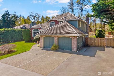 31015 W Lake Morton Drive SE Kent WA 98042