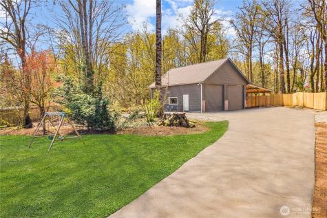 31015 W Lake Morton Drive SE Kent WA 98042