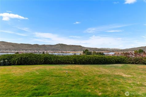 2434 NW Alan Avenue East Wenatchee WA 98802