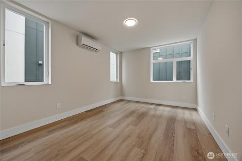 910 15th Avenue Seattle WA 98122