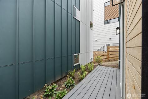 910 15th Avenue Seattle WA 98122