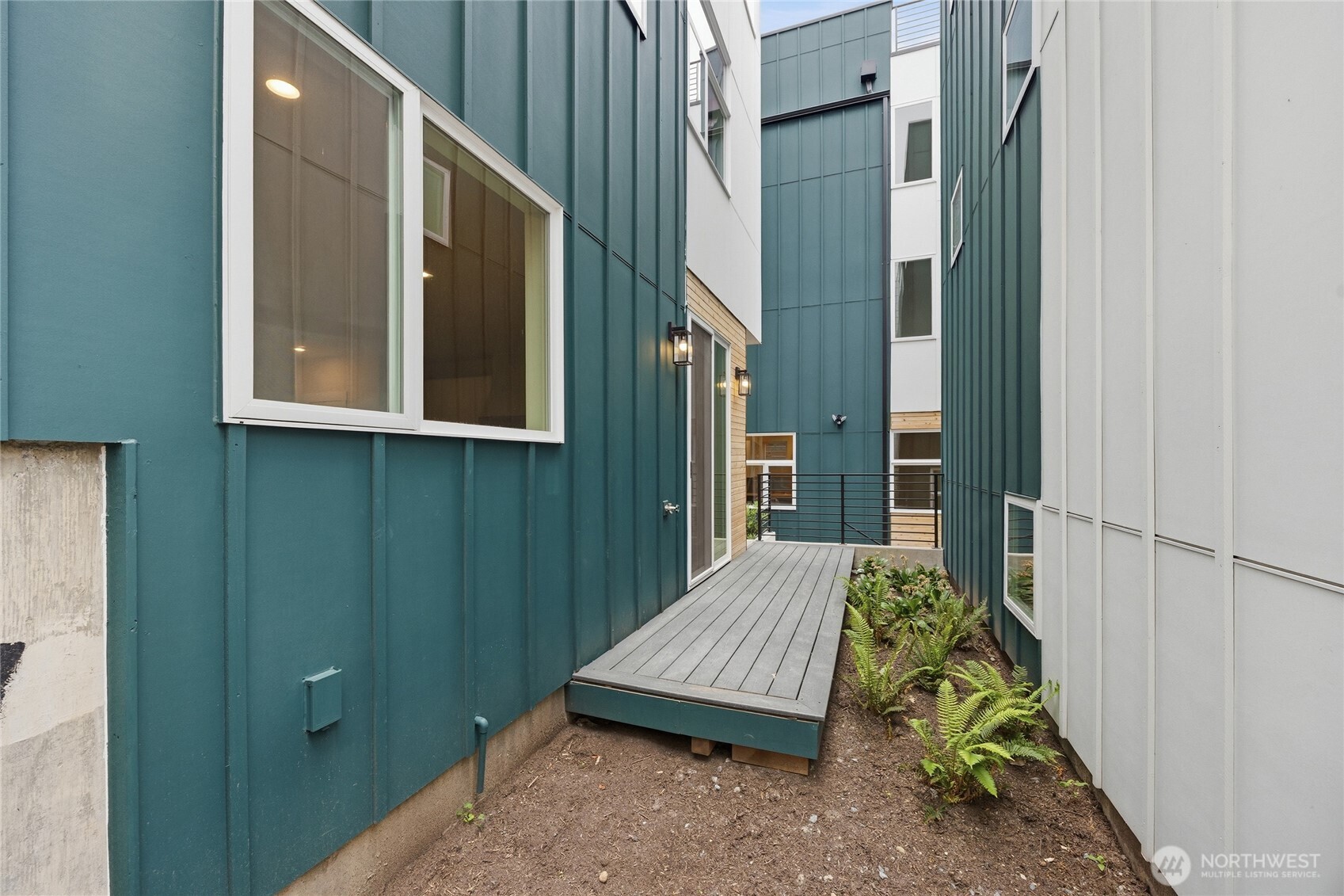 910 15th Avenue Seattle WA 98122