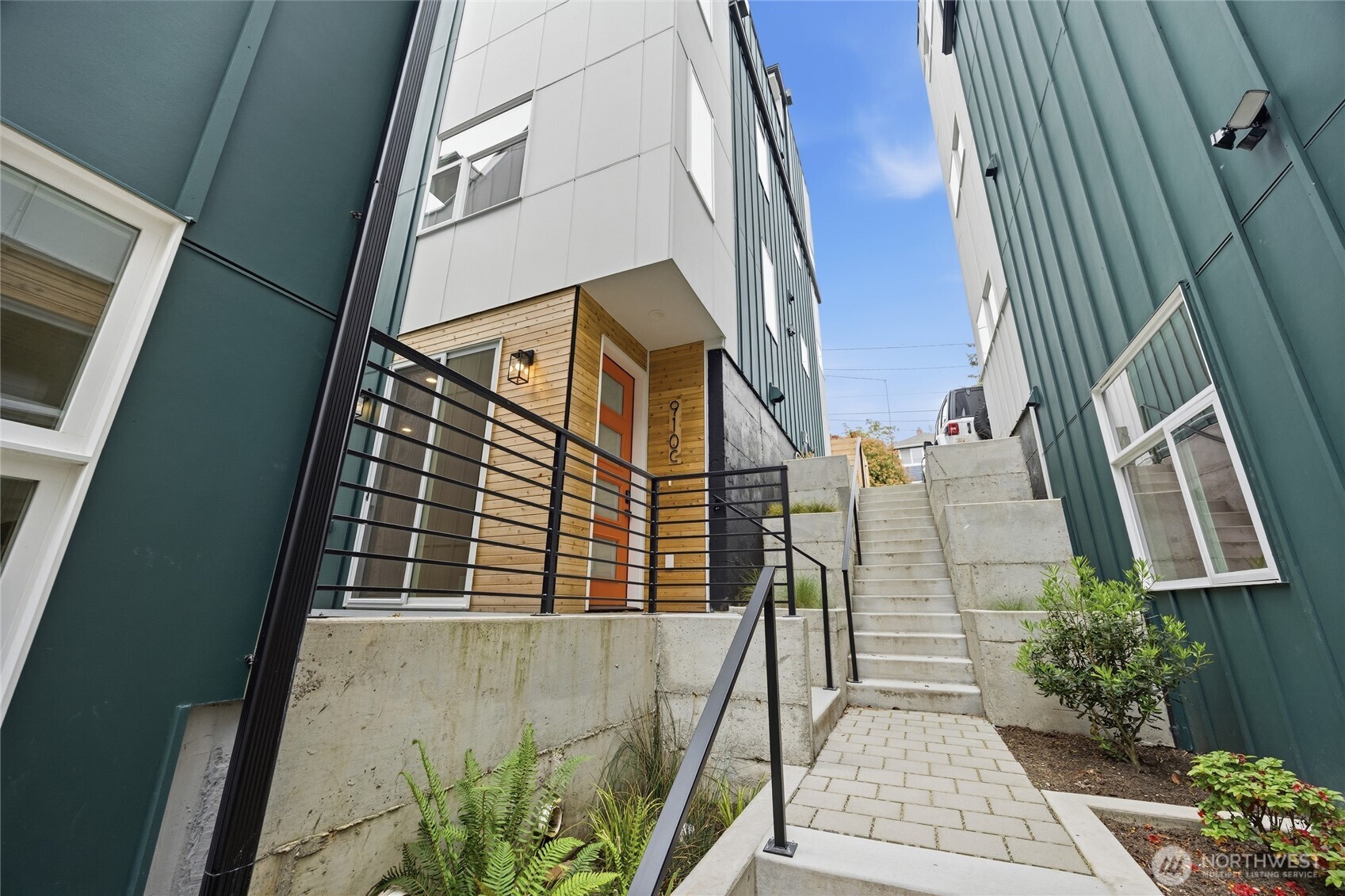 910 15th Avenue Seattle WA 98122