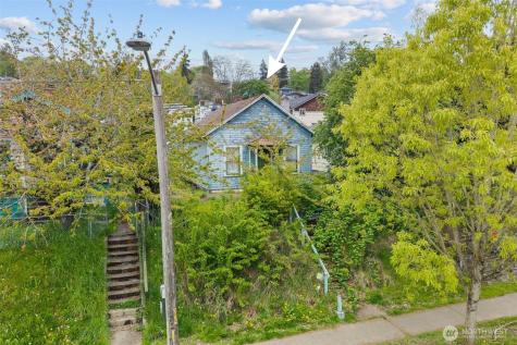 4724 25TH Ave SW Seattle WA 98106
