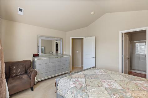 442 Tacoma Place NE Renton WA 98056
