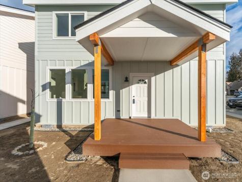 415 E Okanogan Avenue Chelan WA 98816