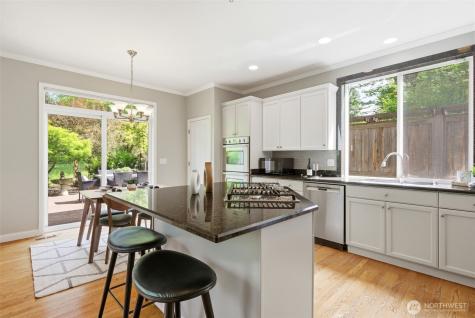 24923 NE 3rd Place Sammamish WA 98074