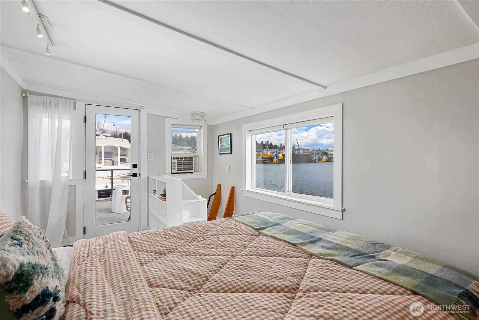 1080 Ewing Street Seattle WA 98119