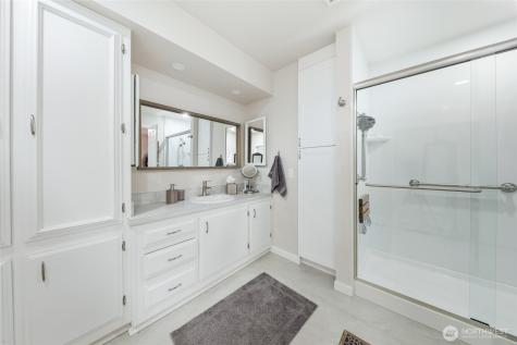 722 Wandering Creek Drive Bothell WA 98021