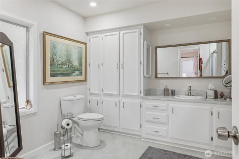 722 Wandering Creek Drive Bothell WA 98021