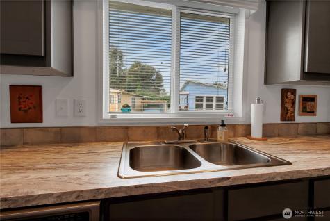 10512 60th Street Court E Puyallup WA 98372