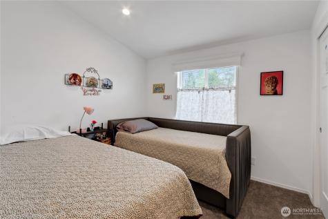 10512 60th Street Court E Puyallup WA 98372