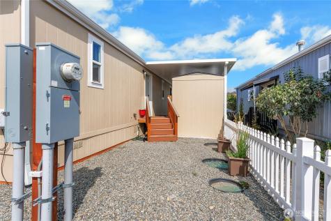 10512 60th Street Court E Puyallup WA 98372