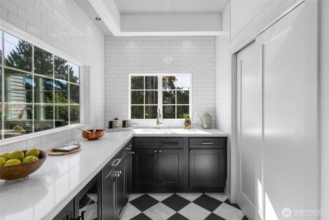 1303 E Lynn Street Seattle WA 98102