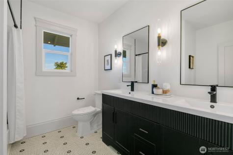 1303 E Lynn Street Seattle WA 98102