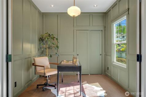 1303 E Lynn Street Seattle WA 98102