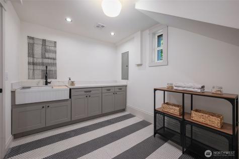 1303 E Lynn Street Seattle WA 98102