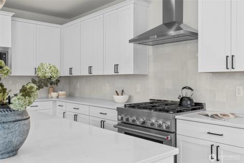 10155 Royal Valley Road NE Poulsbo WA 98370