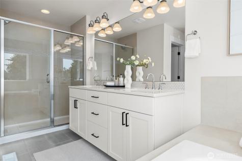 10155 Royal Valley Road NE Poulsbo WA 98370