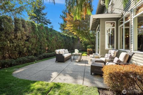 2098 211th Place SE Sammamish WA 98075
