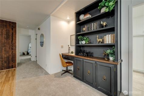 19305 127th Avenue NE Bothell WA 98011