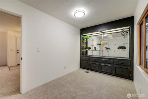 19305 127th Avenue NE Bothell WA 98011