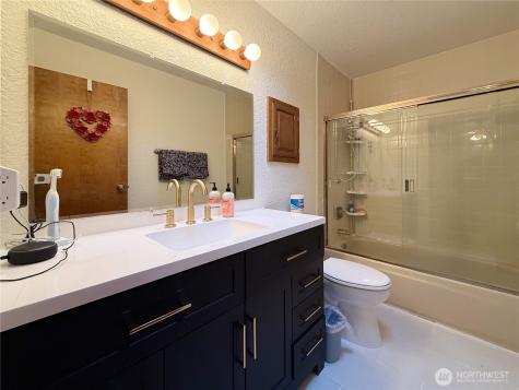 18428 74th Place W Edmonds WA 98026