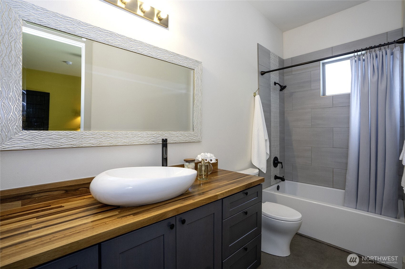 616 Hyak Way Fox Island WA 98333