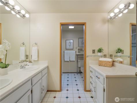 24214 SE 18th Place Sammamish WA 98075