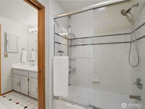 24214 SE 18th Place Sammamish WA 98075