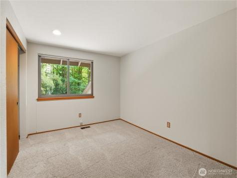 24214 SE 18th Place Sammamish WA 98075