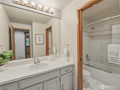 24214 SE 18th Place Sammamish WA 98075