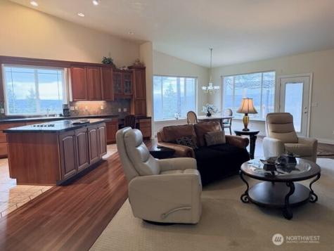 255 Astro Drive Kelso WA 98626