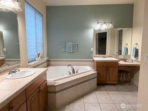 255 Astro Drive Kelso WA 98626