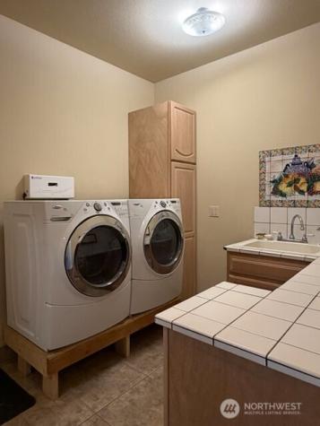 255 Astro Drive Kelso WA 98626