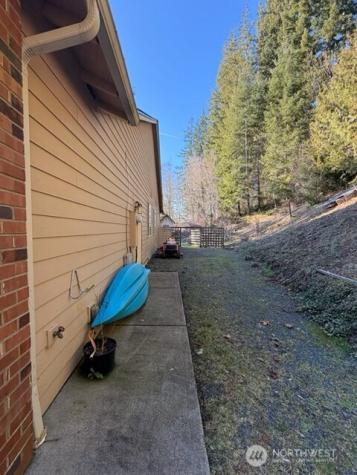 255 Astro Drive Kelso WA 98626