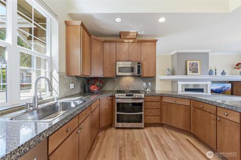 24563 NE Vine Maple Way Redmond WA 98053