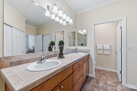 24563 NE Vine Maple Way Redmond WA 98053