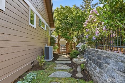 24563 NE Vine Maple Way Redmond WA 98053