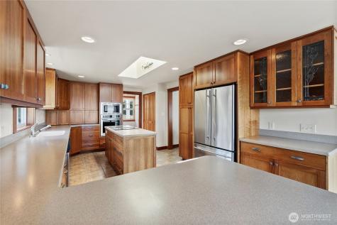 1015 Aqua Vista Lane Camano Island WA 98282