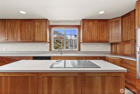 1015 Aqua Vista Lane Camano Island WA 98282