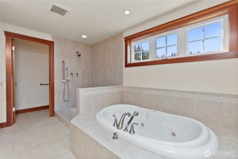 1015 Aqua Vista Lane Camano Island WA 98282