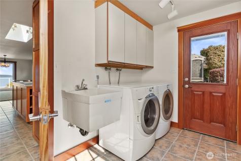 1015 Aqua Vista Lane Camano Island WA 98282