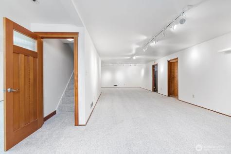 1015 Aqua Vista Lane Camano Island WA 98282