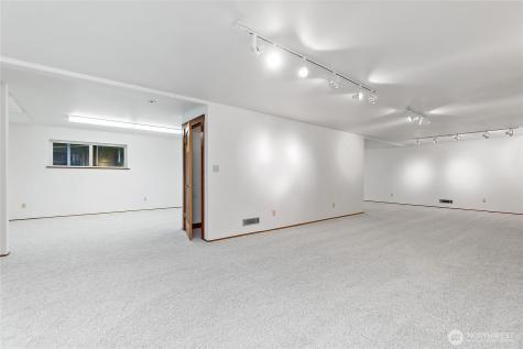 1015 Aqua Vista Lane Camano Island WA 98282