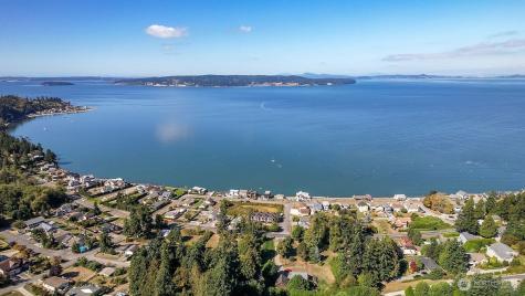 1015 Aqua Vista Lane Camano Island WA 98282