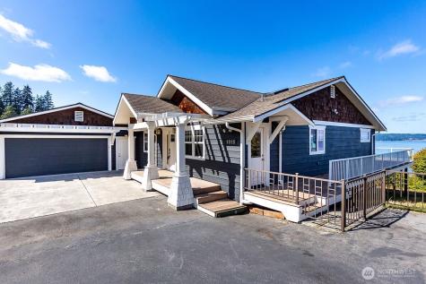 1015 Aqua Vista Lane Camano Island WA 98282