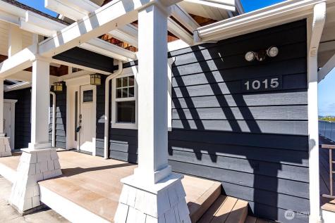 1015 Aqua Vista Lane Camano Island WA 98282