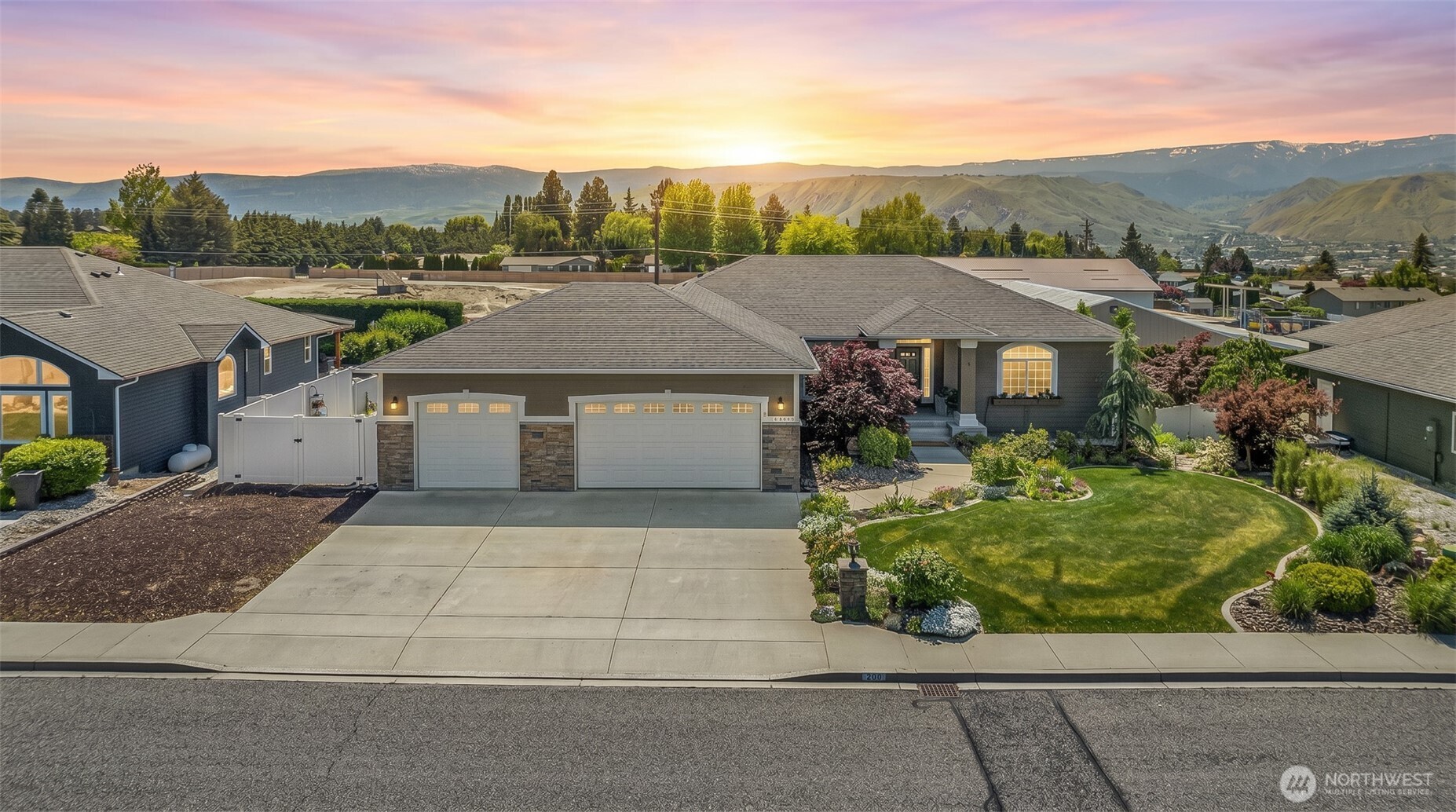 700 Clarissa Lane East Wenatchee WA 98802